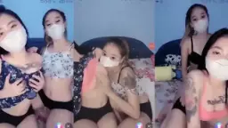 Dua Cewek Mesra Main Lidah Di Payudara