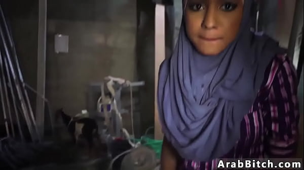 Jatuhkan Pantat Arab Tembem Di Titik 23km Dari Pangkalan