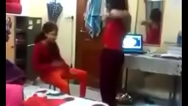 Lucah Banget Di Hostel, Cerita Hindi Bikin Ngilu Dan Basah.