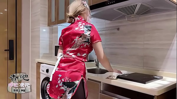 中华娘cos太骚了，直接干到她腿软！