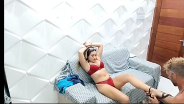 Ibu Mertuaku Yang Masih Muda Sendirian Di Rumah, Haus Banget, Begitu Aku Datang Langsung Dibujuk Buat Ngewein Lubang Sempitnya Sampai Aku Crot Di Dalem. Vagninho E Vivi Si Pasangan Nakal.