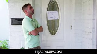 Arab Perawan Berjilbab Dihardcore Anal Sampai Mengerang!
