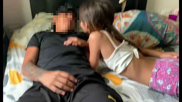 Kakak Tiri Gatal Nekat Main Ranjang Saat Ortu Pergi – Kisah Panasnya…
