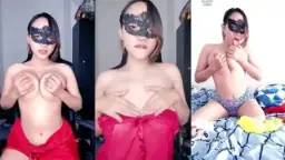 Miss Sunflo Pamer Tetek Basah Kencang, Toketnya Lembab Bikin Ngiler.