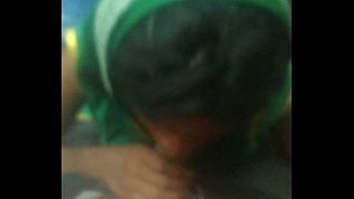 Desi Auntie Ngemis Di Kereta Lokal, Crot Penuh Paha