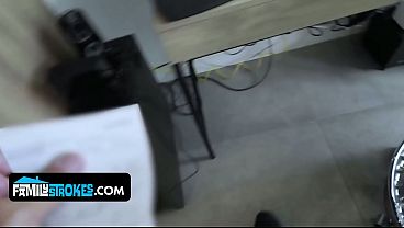 Stepdaddy Kena Gombal Sama Anak Tiri Latin Montok, Tubuh Mulus Bikin Makin Panas.