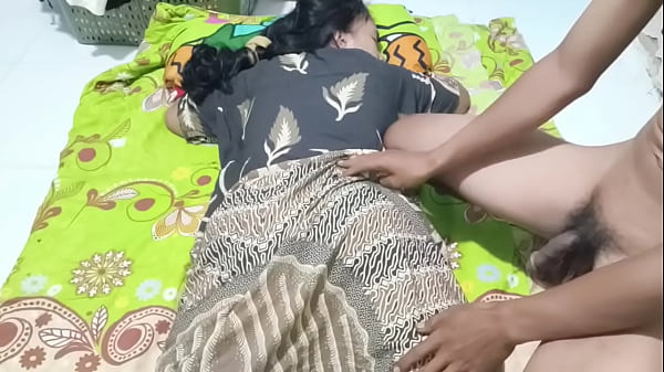 Mukbang Kontol Bu Ratna, Istri Tante Yang Haus Nafsu.