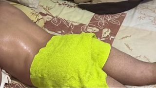 Ibu Mertua Bertohir Besar Bantu Mantu, Pijatan Berubah Jadi Panas Dan Mesum.