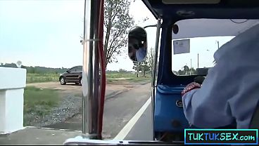 Ibu-ibu Thailand Amatir Di Jalan Digauli Dan Dibawa Tamasya.