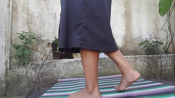 Goyangin Tubuh Arab Desi Yang Bikin Makin Panas.