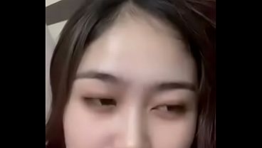 Cewek Indonesia Live, Goyang Sambil Ngintipin Kontol