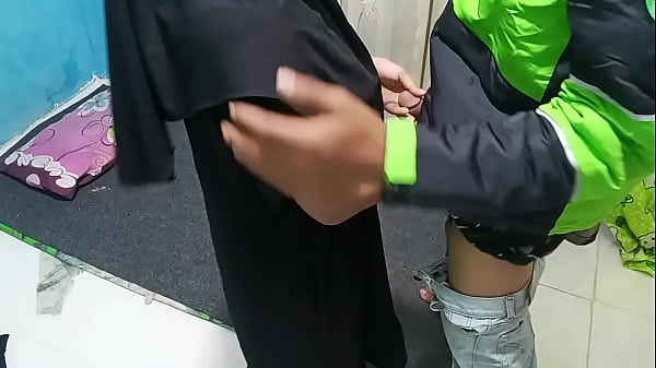 Prank Ajak Ojol Ngentot, Bikin Doi Tegang Dan Ngaceng!