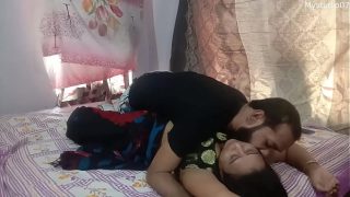Video Abang Tiri & Adik Tiri India Paling Hot, Suara Jelas, Iringan Musik Bikin Makin Erotis