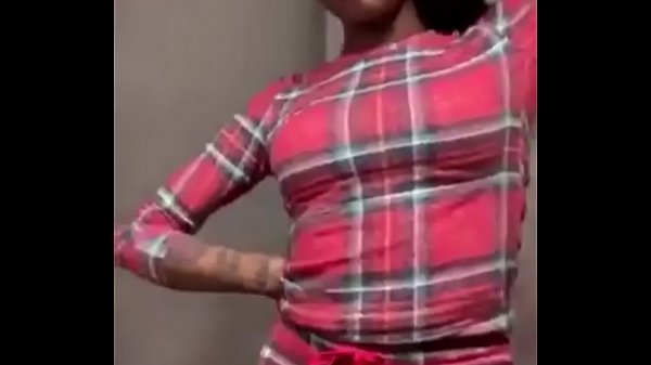 Tante Asian Doll Goyangin Pantat Montoknya Di Ig Live Sambil Nyanyi Lagu Baru, Bibirnya Gerak-gerak Bikin Ngiler.