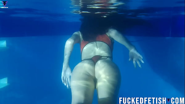 Bikin Basah! Topeng Diving Helen Star Di Kolam Bikin Ngiler.