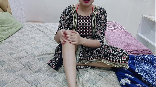 Malam Itu, Kakak Tiriku Sendirian Di Kamar, Aku Pun Masuk Dan Mengelus Tubuh Serta Memijat Selangkanganku Di Hadapannya.