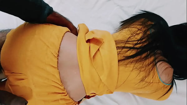 Desi Chachi Lagi Ngeseks Brutal, Crot Di Mana-mana