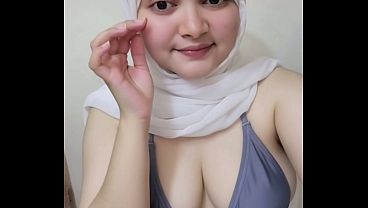 Hari-hari Pertama Goyang Twerk Pakai Hijab, Bikin Makin Basah Dan Panas.