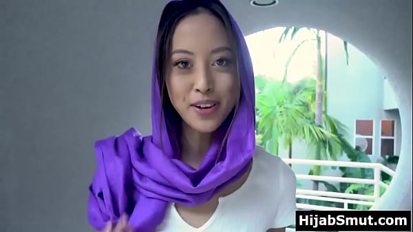 Gadis Muslimah Remaja Lagi Horny Berat, Nggak Bisa Berhenti Mikirin Kontol Di Dalam Memek.