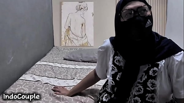Istri Montok Indo Lagi Nikmatin Kontol Pacar Gelapnya Di Lubang Belakang