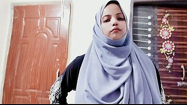 Desi Ibu Tiri Hijab Bergairah Ngentot Seru Sama Anak Tiri Di Kamar.