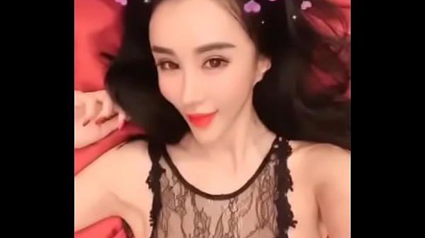 孟晓艺自拍摸自己，骚到没边了