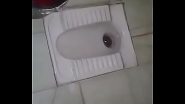 Desi Pasangan Ngewe Di Kamar Mandi, Crot Di Lantai Basah