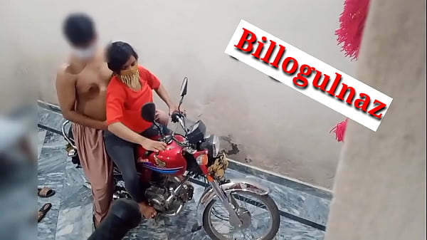 Ngentot Panas Sama Temen Di Atas Motor, Suara Hindi Bikin Makin Liar