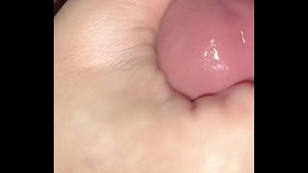 Istriku Paling Enak Ngeblow, Kontolku Digebukin Puas Banget.