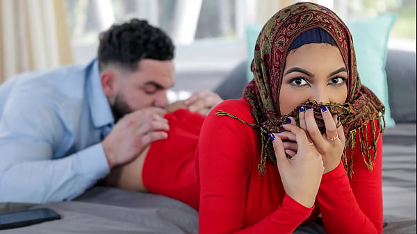 Step-bang Mau Ngajarin Step-adik Hijabnya Soal Urusan Ranjang Sebelum Nikah – Hijablust