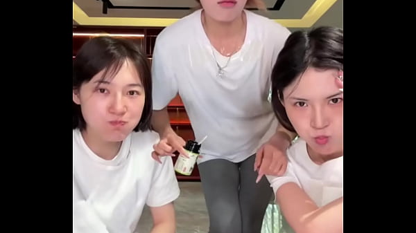 Cái Thằng Lùn Bên Tàu Khựa Dâm đãng Quá Chịu Không Nổi
