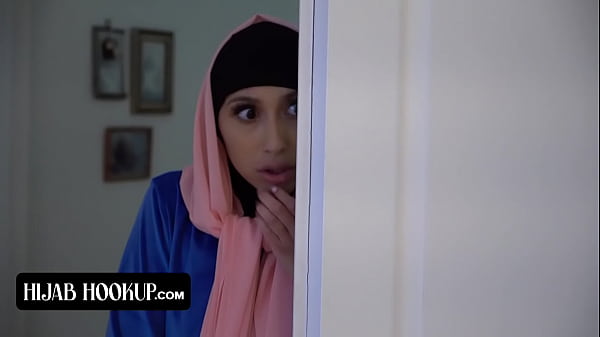 Bokep Cewek Cantik Berhijab Pantat Semok Digenjot Gurunya Yang Horny Sampai Muncrat.