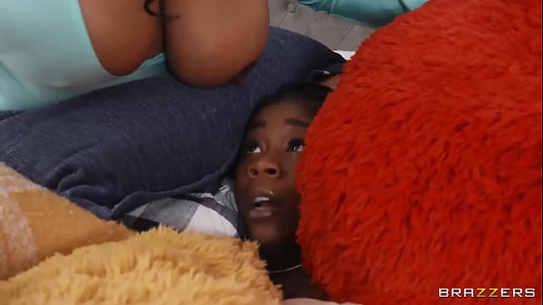 Nge-bantal Sama Cewek Nakal, Doi Ngegas Minta Threesome / Brazzers / Download Full Di Https://zzfull.com/haz