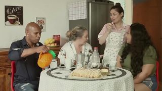 Rumah Mesum – Suami Di Tandukin, Mama Nakal, Pembantu Ngeb*ng Semua Orang | Emme White, Alessandra Maia, Agatha Ludovino, Capoeira
