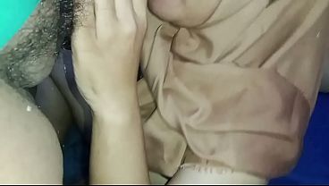 Istri Temen Minta Digojlok Ganas, Jilmek Makin Basah Kena Entot