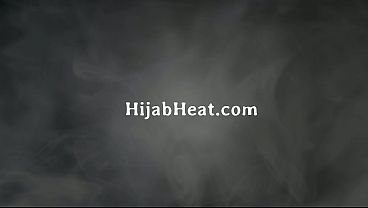 Bos Arab Muslim Kaku Digilir Habis-habisan Di Kantor.