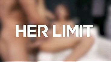 Cewek Asia Langsing Pake Lingerie Pink, Diminyaki, Dicocol Keras Di Lubang Belakang
