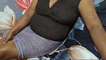 Mama Tiri Asia Yang Lagi Horny Di Liburan, Siap Dimainin.