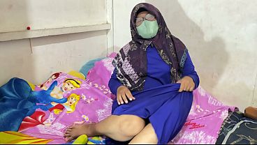 Wanita Berhijab Lagi Mainin Diri Sendiri Dengan Nikmat