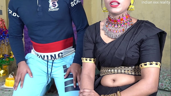 Ibu Tiri India Di Hari Ulang Tahunnya Digenjot Gaya Desi, Bokep Panas Hindi
