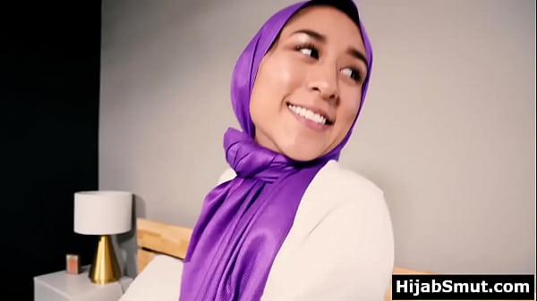 Gadis Berhijab Arab Digebrak Tanpa Izin Orang Tua, Nafsu Liar Menguasai Tubuhnya.